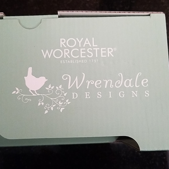 Pug Royal Worcester - Picture 2 of 5